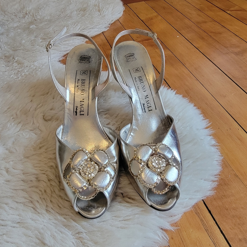 Vintage Bruno Magli Silver Peep Toe Slingback Heels Flower Sequin 7.5